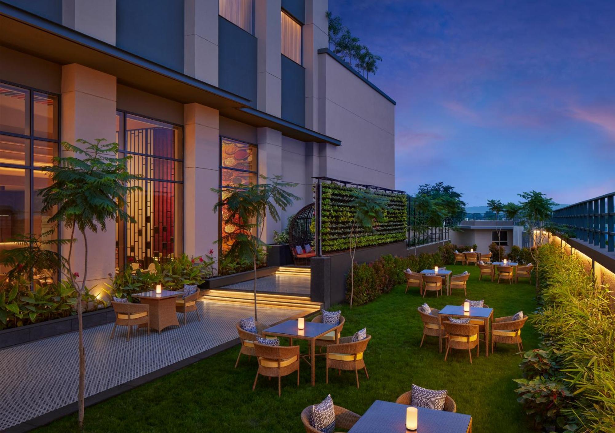 Hyatt Place Aurangabad Airport Buitenkant foto
